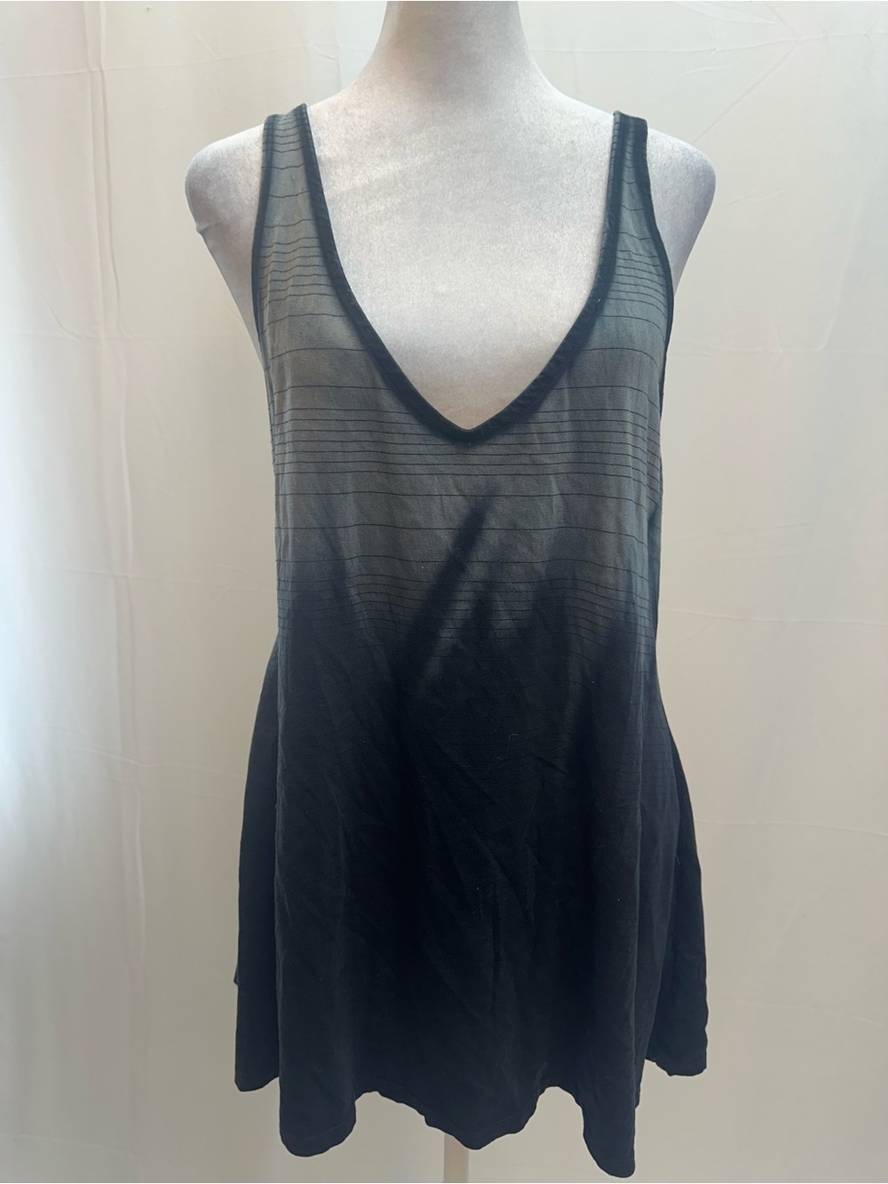 Crash & Burn Gray Black Ombre V-Neck Tank Top L